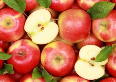 A Non-GMO Version of the Non-Browning GMO Apple