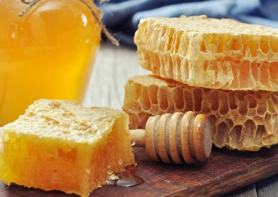 8 Ways to Use Honey for Healthy Hair and Skin