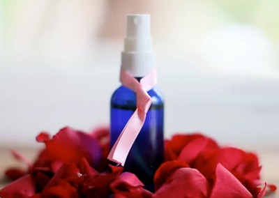 DIY Moisturizing Rose Facial Mist